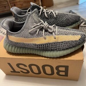 BRAND NEW YEEZY BOOST 35